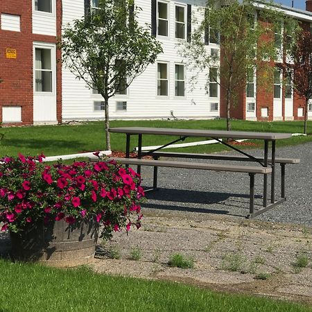 Baxter Park Inn Millinocket Kültér fotó