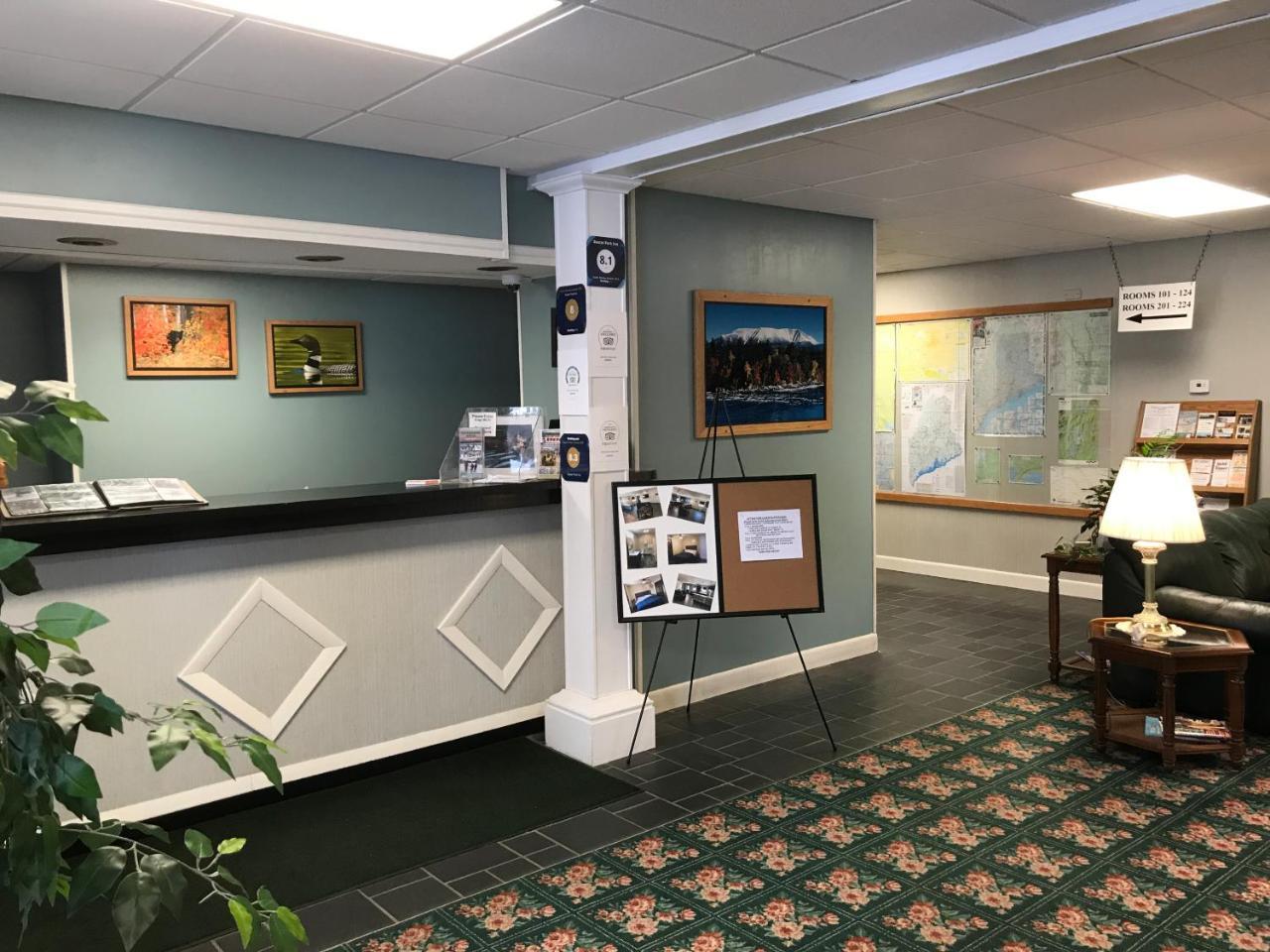 Baxter Park Inn Millinocket Kültér fotó